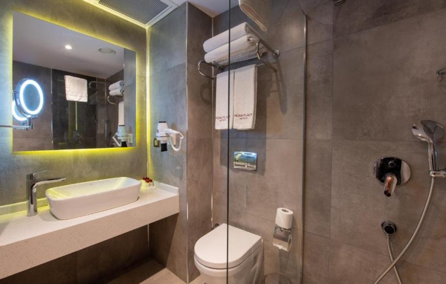 NOVA PLAZA CRYSTAL HOTEL