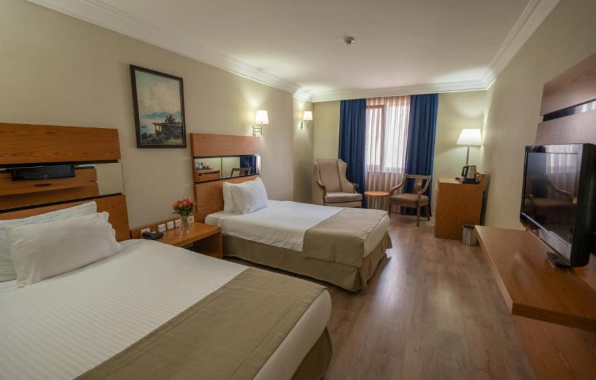 GREEN PARK HOTEL
